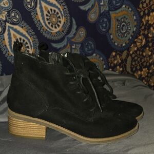 Style & Co. Size 10 Suede Look Boot